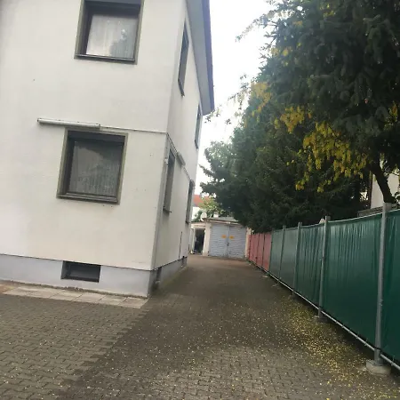 Monteurezimmer * Augsburgo